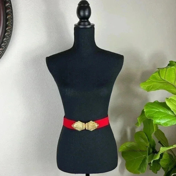 Red Gold Tone Women’s Cinch Belt - Picture 2 of 9